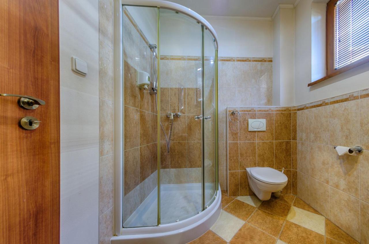Hotel Tevel Sladkovicovo エクステリア 写真