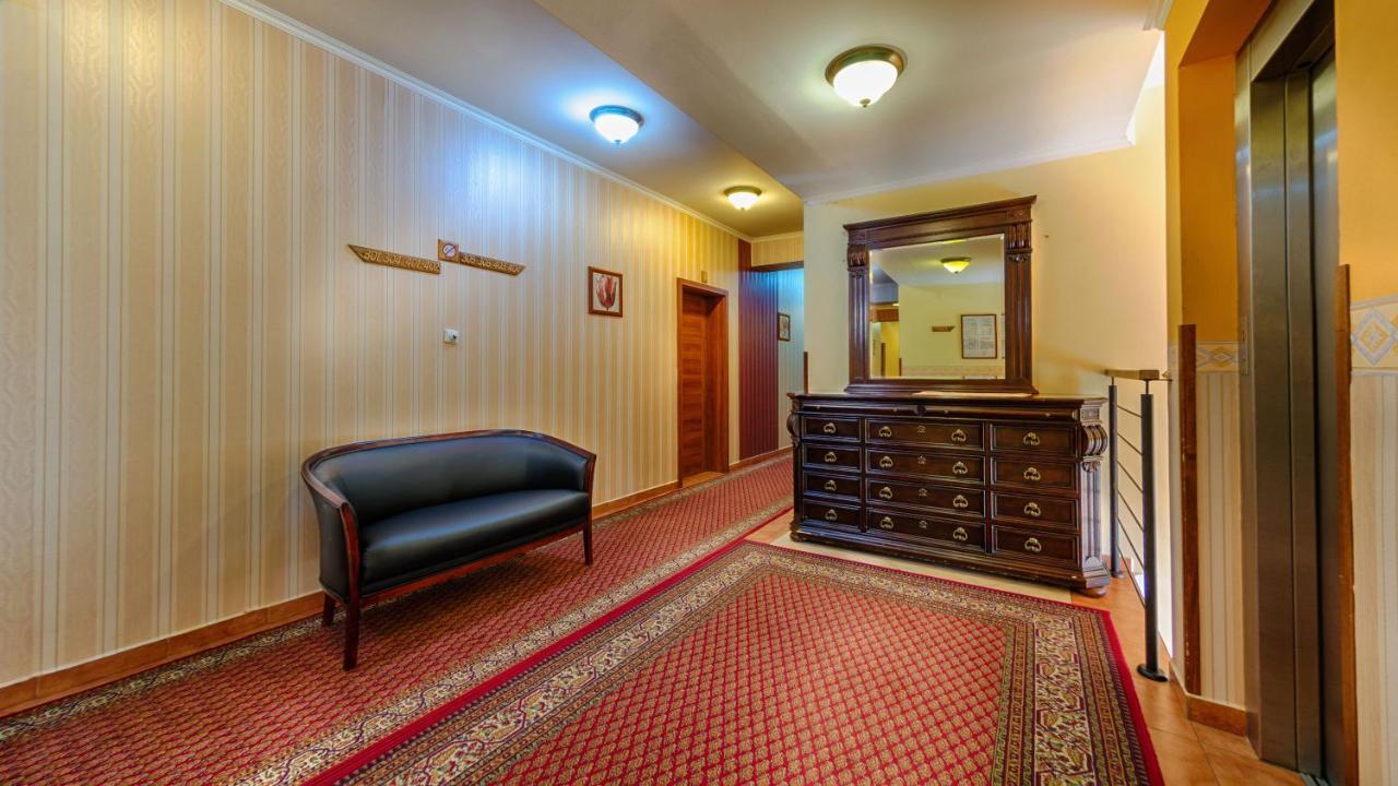 Hotel Tevel Sladkovicovo エクステリア 写真