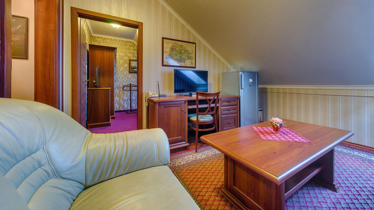 Hotel Tevel Sladkovicovo エクステリア 写真