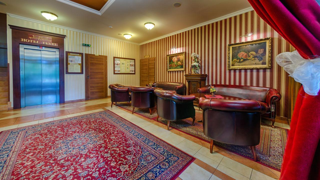 Hotel Tevel Sladkovicovo エクステリア 写真